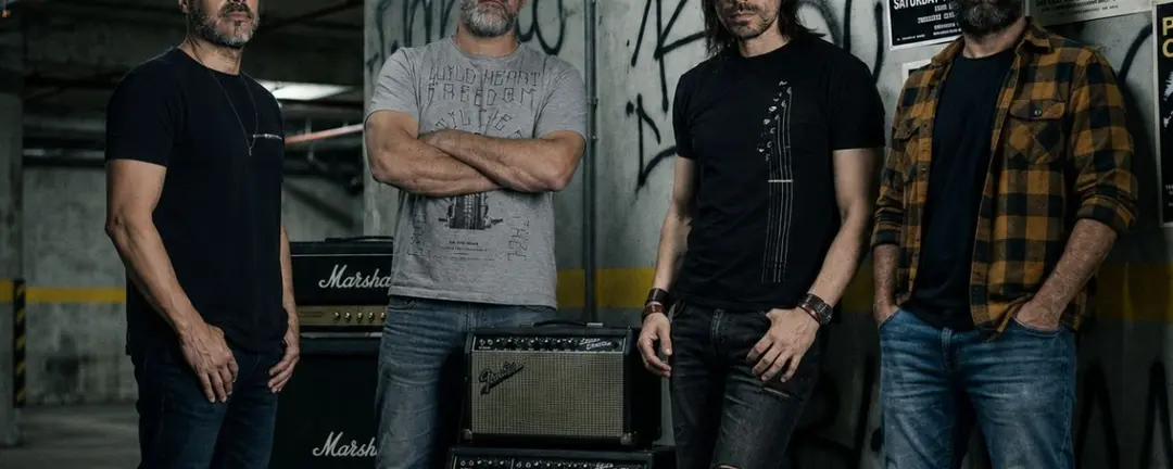 Capa de Banda Rockvolver
