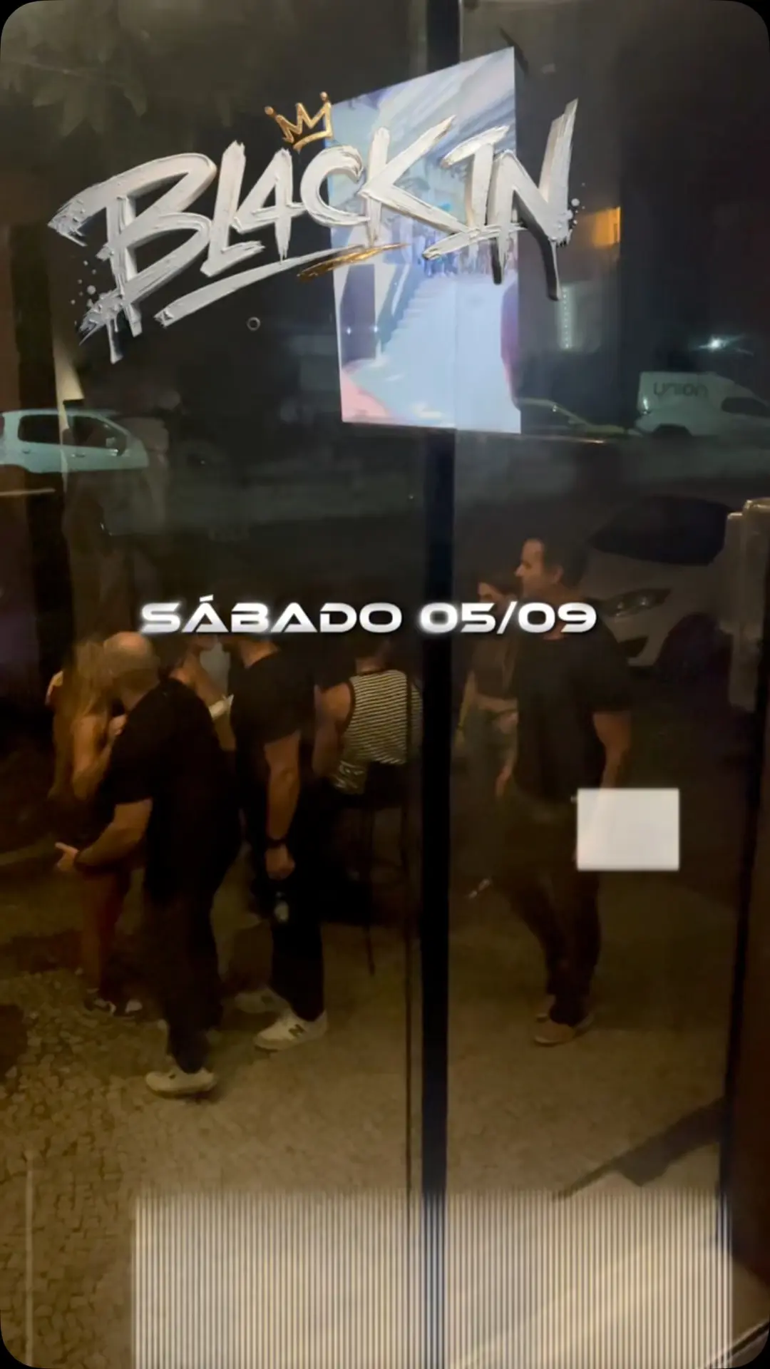 Flyer de Thalia, Vinoz e DJ Pedro Santana