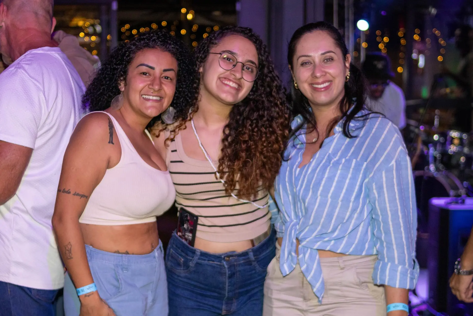 Flyer de Junior Torres, Grupo Presença Ousada e mais 1 artista