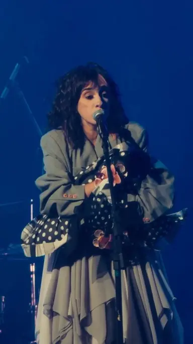 Flyer de Juliana Linhares