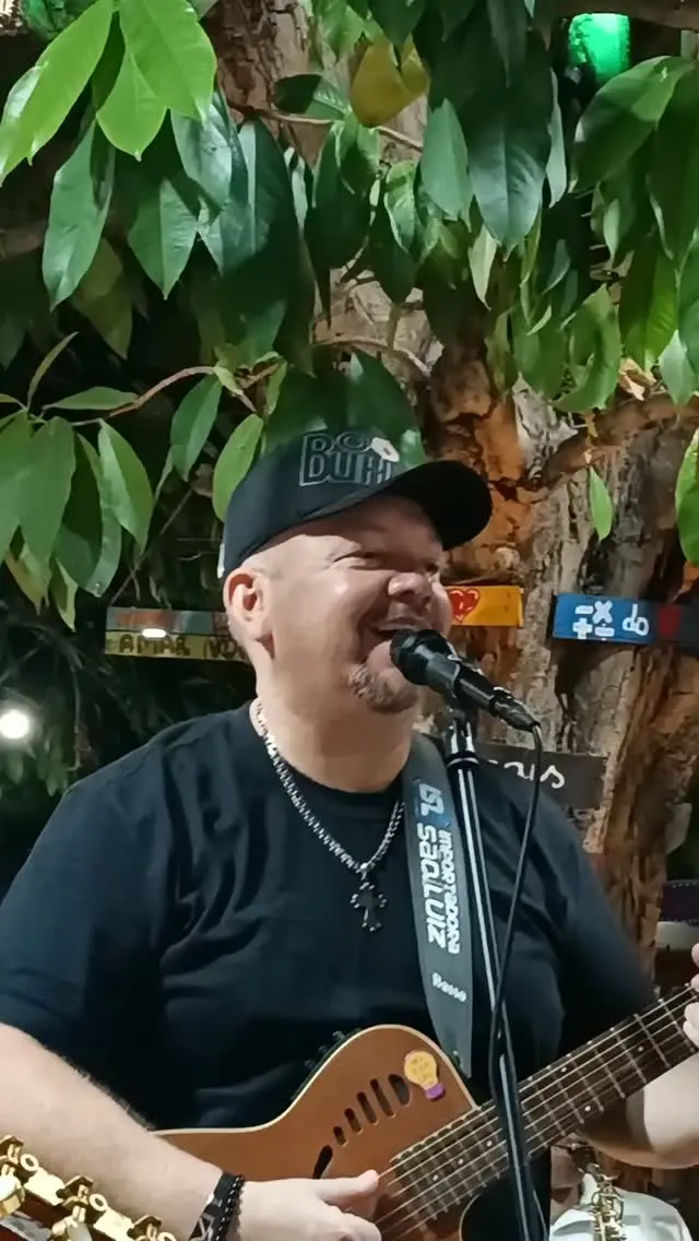 Flyer de Ases do Pagode e mais 2 artistas