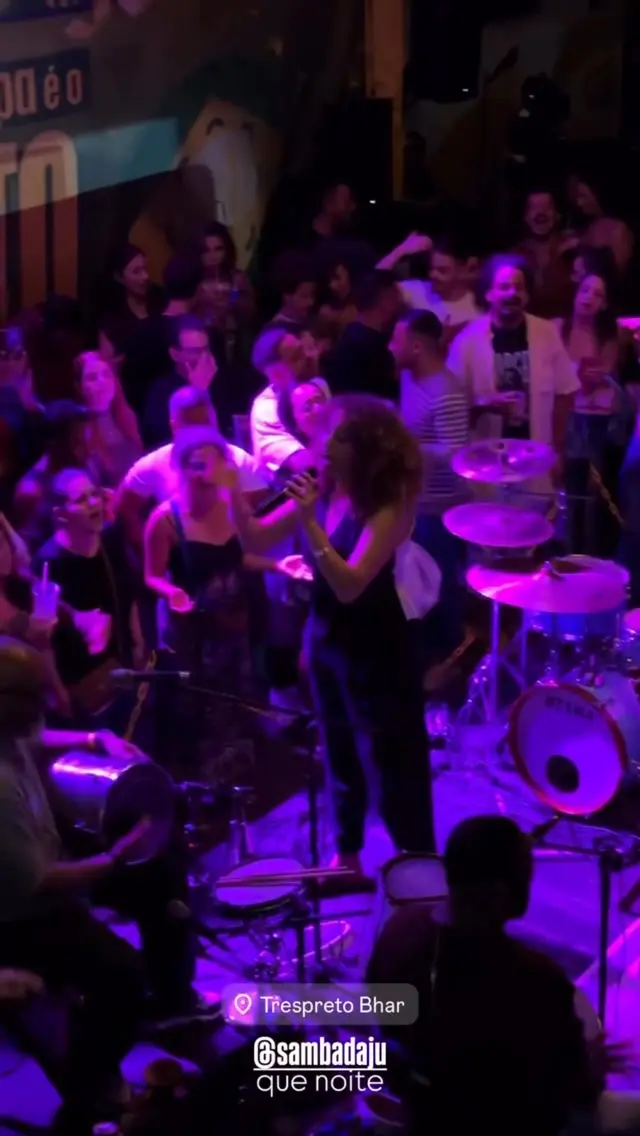 Flyer de Júlia Rocha e Trio Classe A
