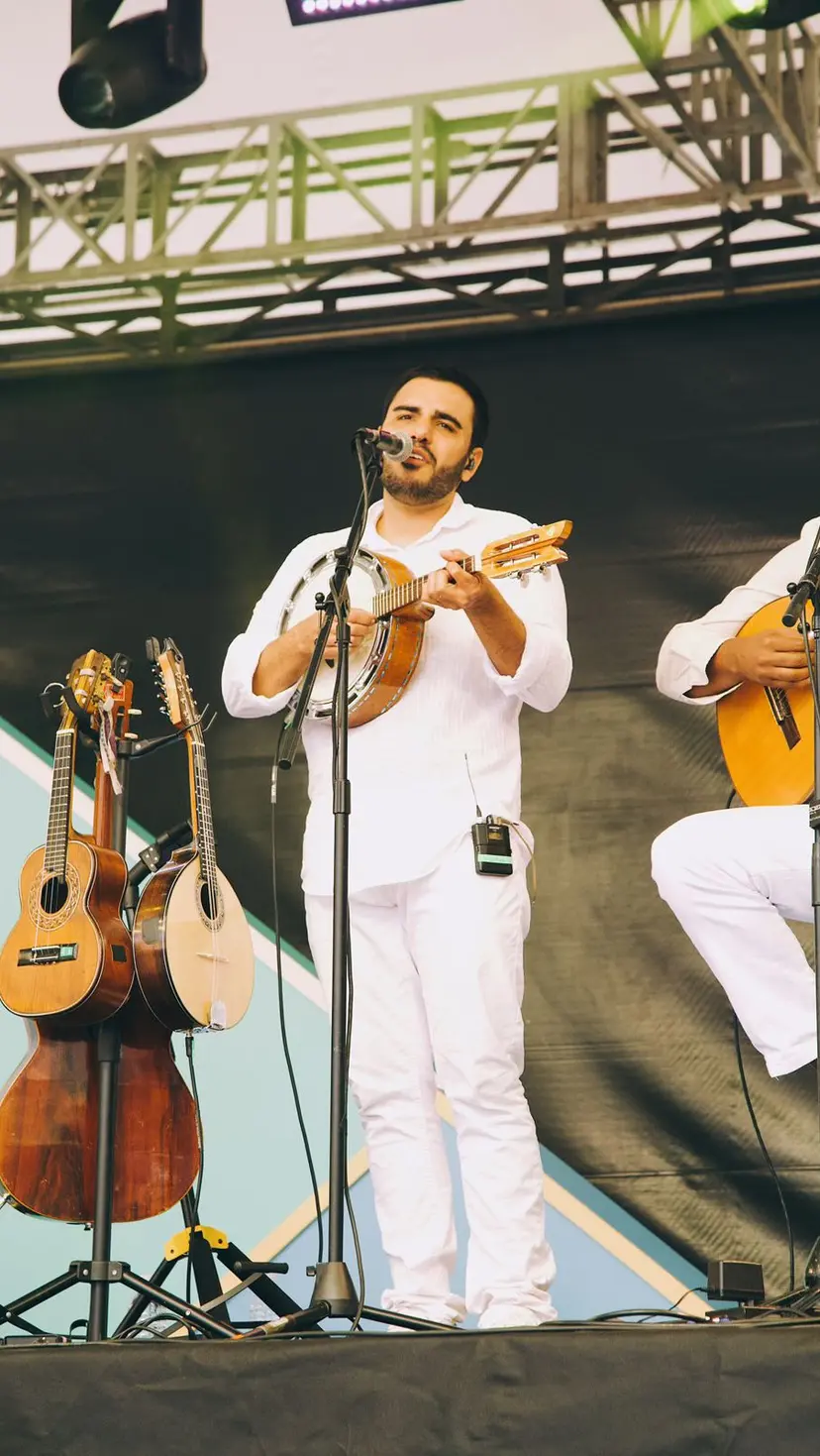Flyer de Vitor Casagrande, Rodrigo Carneiro e mais 2 artistas